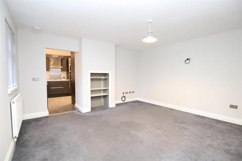 2 bedroom end of terrace house to rent, Springfield Road, Horsham