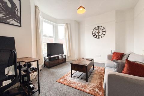 1 bedroom apartment to rent, Strathmore Road, Bristol BS7