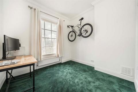 2 bedroom flat to rent, Shooters Hill Road, London SE3