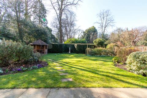 6 bedroom detached house for sale, Hall Place Gardens, St. Albans, Hertfordshire, AL1