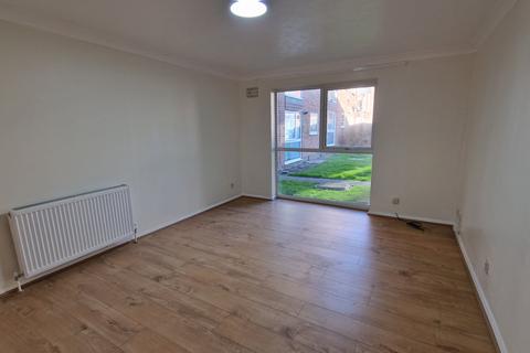 2 bedroom flat to rent, Shurland Avenue, East Barnet EN4