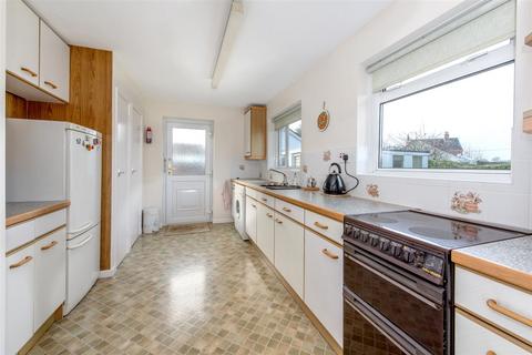 3 bedroom bungalow for sale, Sellicks Green, Taunton