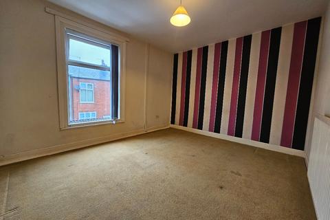 2 bedroom terraced house to rent, Marlborough Street, Heywood