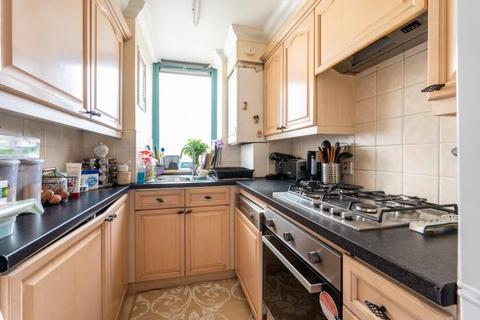 2 bedroom flat for sale, Jubilee Heights, Shoot Up Hill, NW2