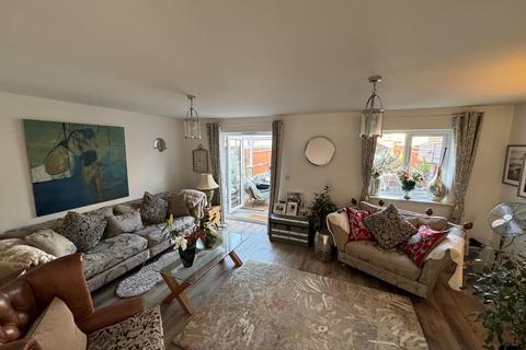 55 Narrowleaf Drive, Ringwood, BH24 3FR