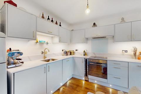 11 Tudor Close, Pinner, HA5 2JT