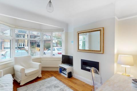 11 Tudor Close, Pinner, HA5 2JT