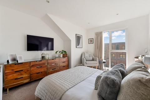 4 bedroom terraced house for sale, Reynard Way, Brentford, TW8