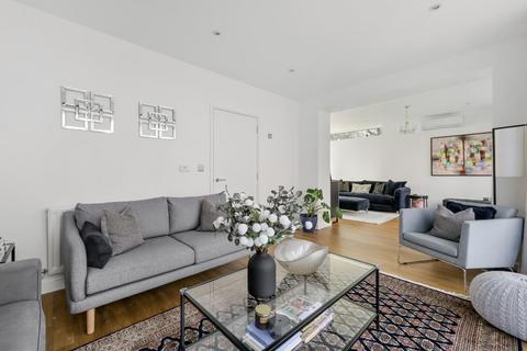 71 Reynard Way, Brentford, TW8 9GF