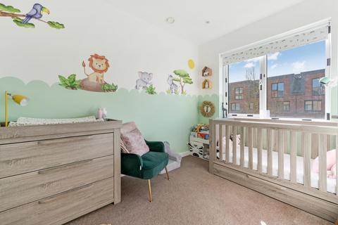 71 Reynard Way, Brentford, TW8 9GF