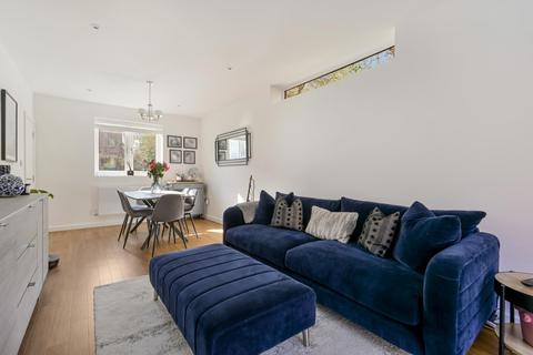 71 Reynard Way, Brentford, TW8 9GF