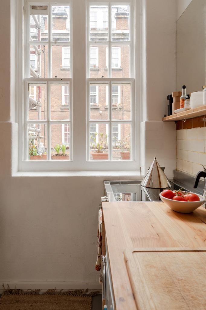 264821 - Peabody Estate, Camberwell Green SE5 -...
