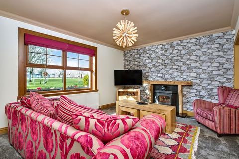 12 Bowyett, Torphichen, Bathgate, EH48 4LZ