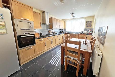 4 bedroom end of terrace house for sale, Bridgeway East, Runcorn