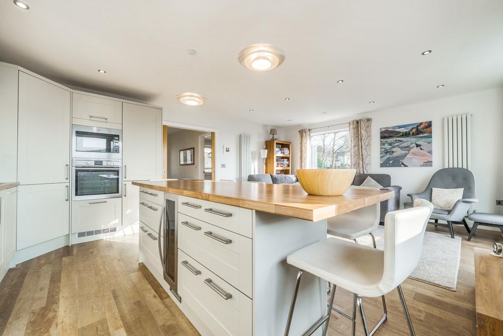 Kitchen/Dining Area