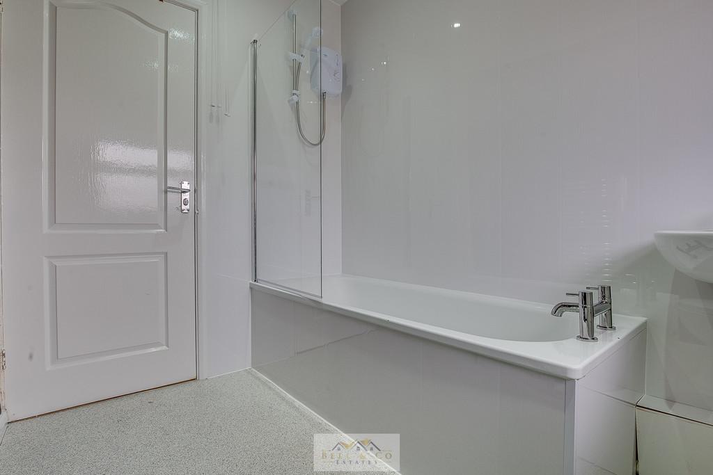 Bathroom 1.2