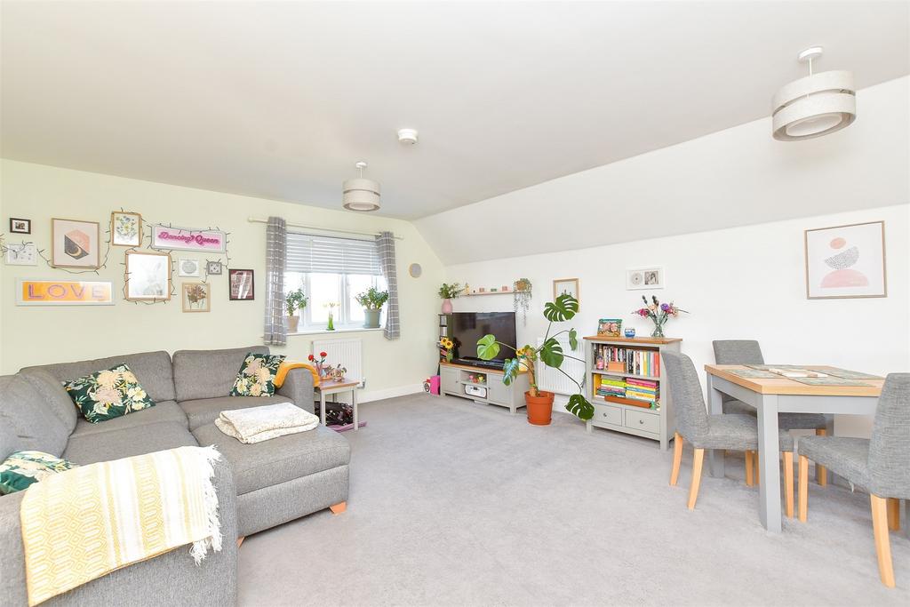 Lounge/ Kitchen