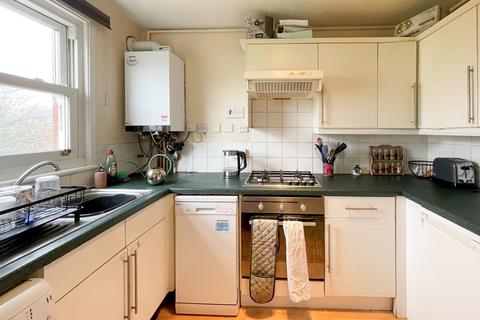 2 bedroom flat to rent, Alma Court, Bristol BS8