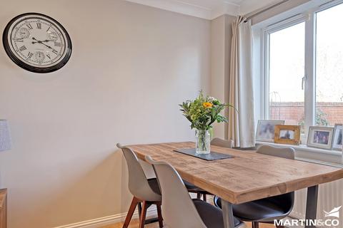 12 Amcotes Place, Chelmsford, CM2 9HZ