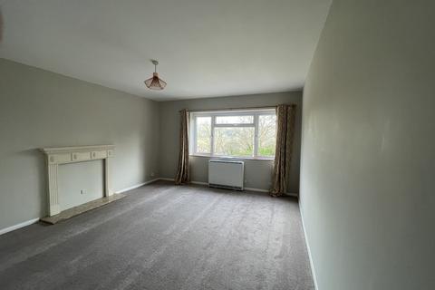 2 bedroom apartment to rent, Tupwood Lane, Caterham