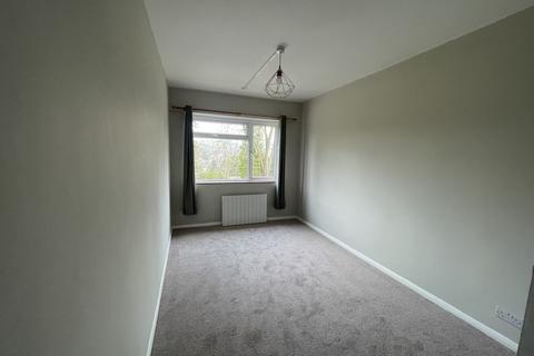 2 bedroom apartment to rent, Tupwood Lane, Caterham