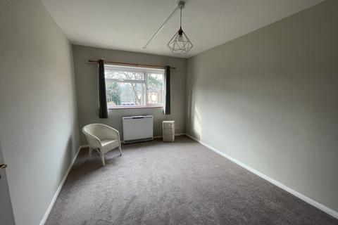 2 bedroom apartment to rent, Tupwood Lane, Caterham