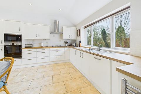 5 Bridgend, Mickle Trafford, Chester, CH2 4QU
