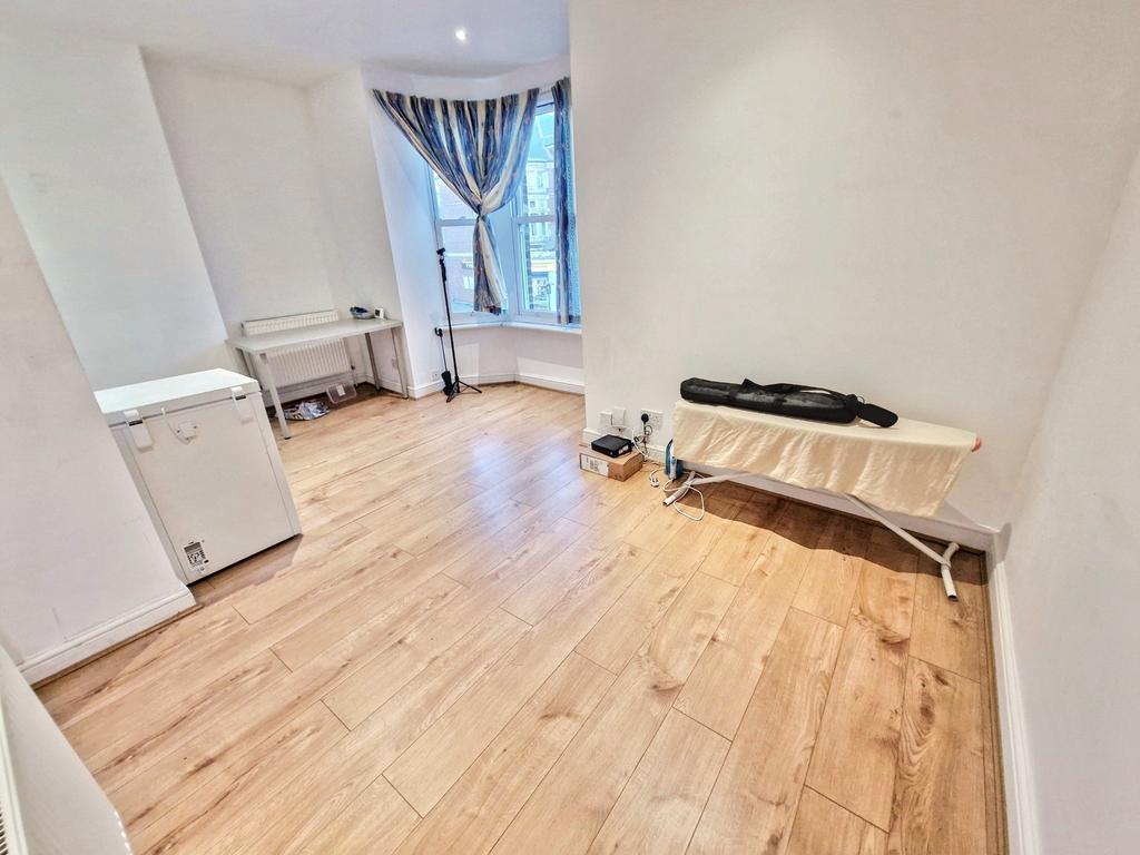 1st Floor Flat 2 Living Room