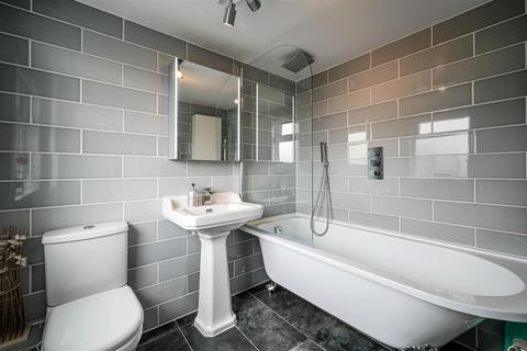 116 Effra Road, Wimbledon, London, SW19 8PR