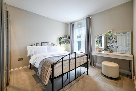 116 Effra Road, Wimbledon, London, SW19 8PR