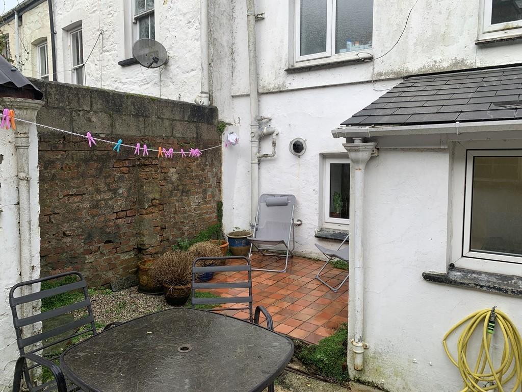 Courtyard main