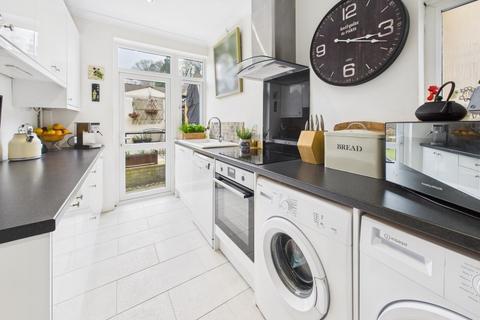 2 Shendish Edge, Hemel Hempstead, HP3 9SZ