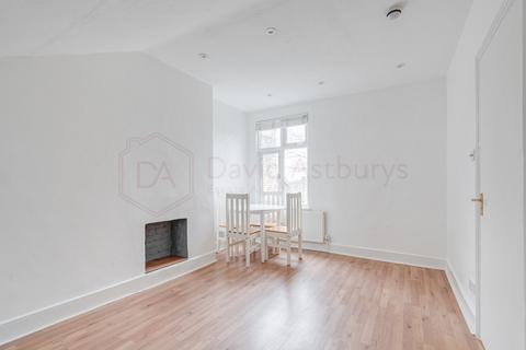 1 bedroom flat to rent, Lascotts Road, London