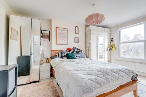 2 bedroom flat for sale, Lausanne Road N8