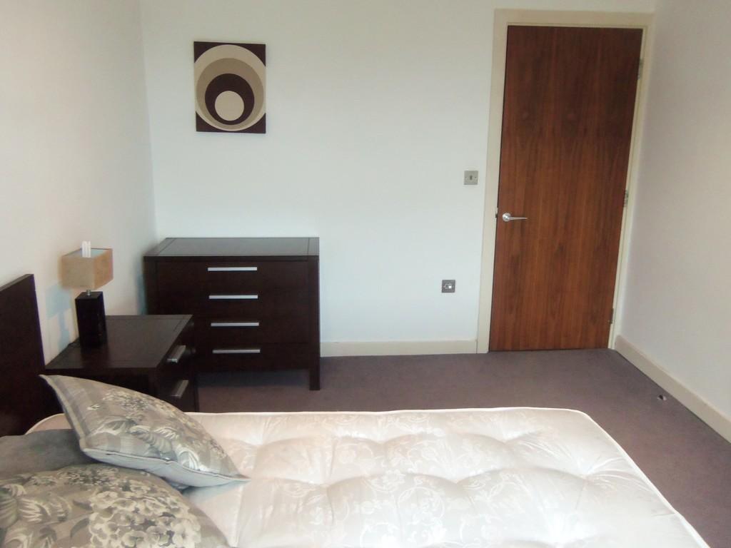 Apartment in Liverpool - More