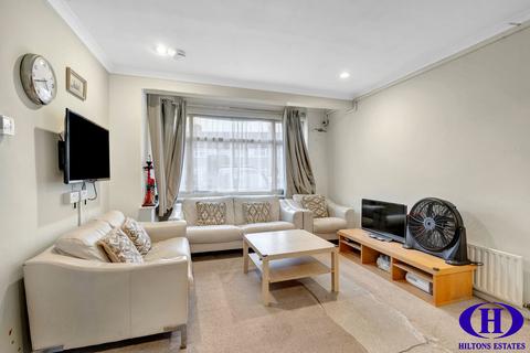 5 bedroom semi-detached house for sale, Waltham Avenue, Hayes