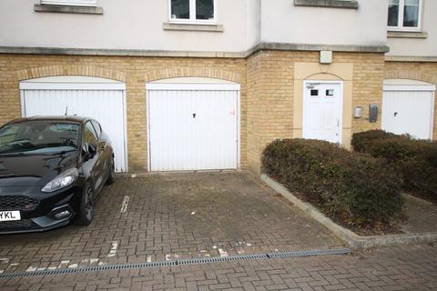 1 bedroom apartment to rent, Holden Close, Braintree