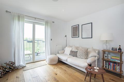 2 bedroom flat for sale, Luton Road, Harpenden