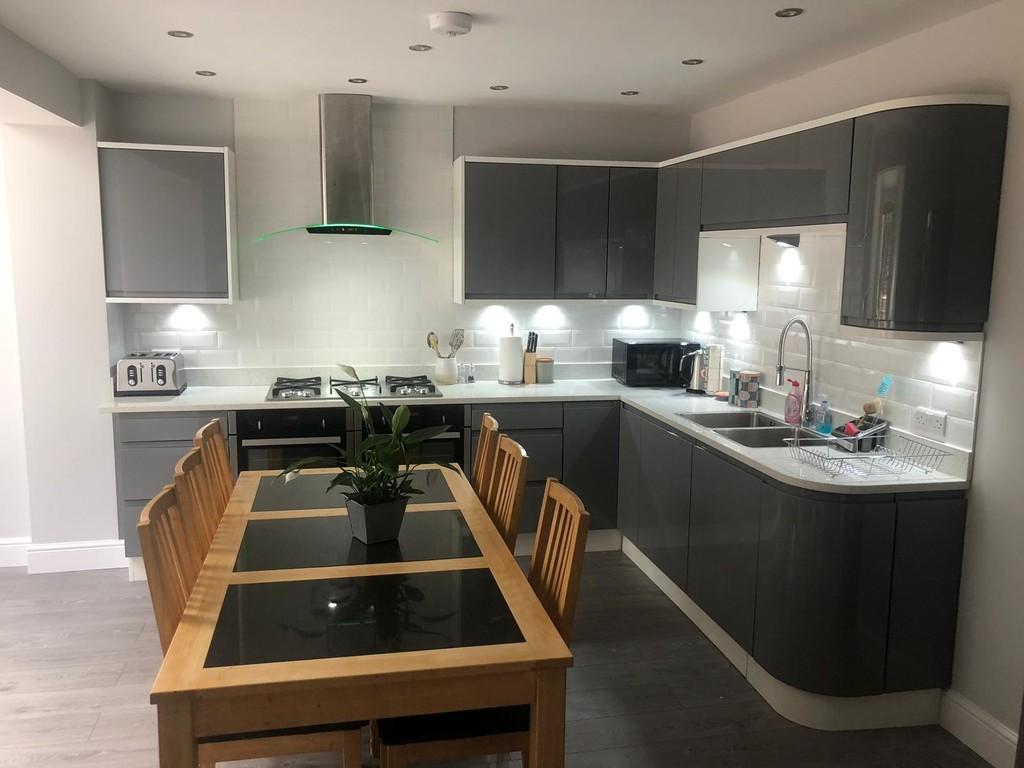 Oaktree Kitchen   (5) (1)