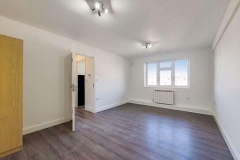 2 bedroom flat to rent, Commercial Road, London E1