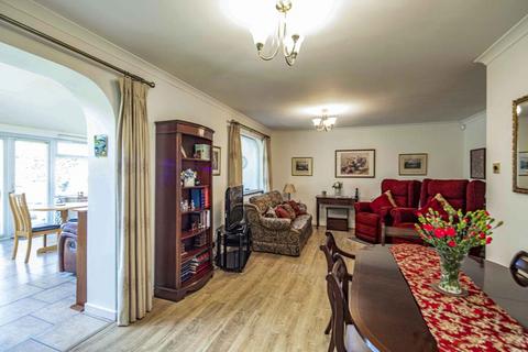 1 Beechwood Close, Goring Heath, Reading, RG8 7SG