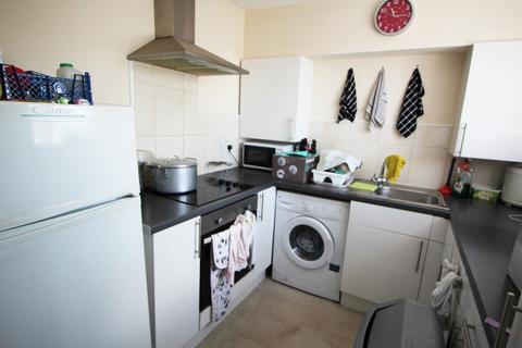 2 bedroom apartment to rent, St Andrews Gardens, Colchester