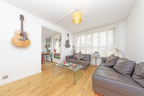 2 bedroom maisonette to rent, Goldman Close, London E2