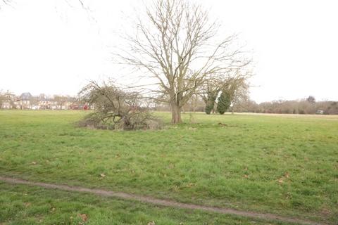 72 Forest View Road, London, E12 5HU