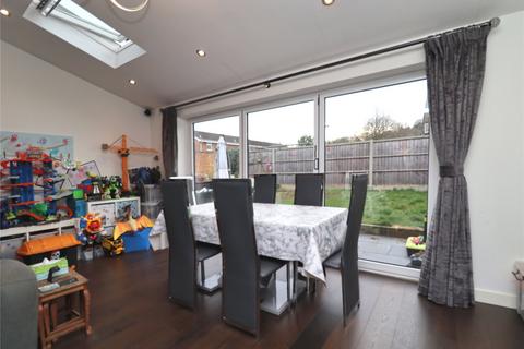 3 bedroom end of terrace house for sale, Ashton Road, Surrey GU21