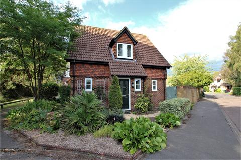 3 bedroom end of terrace house for sale, Willow Bank, Surrey GU22