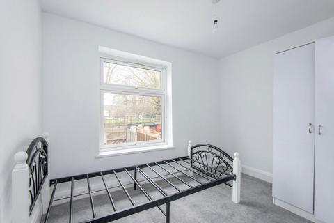 4 bedroom terraced house to rent, Dongola Road, London E13