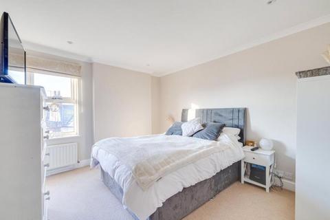 3 bedroom apartment to rent, Hamilton Terrace, London NW8