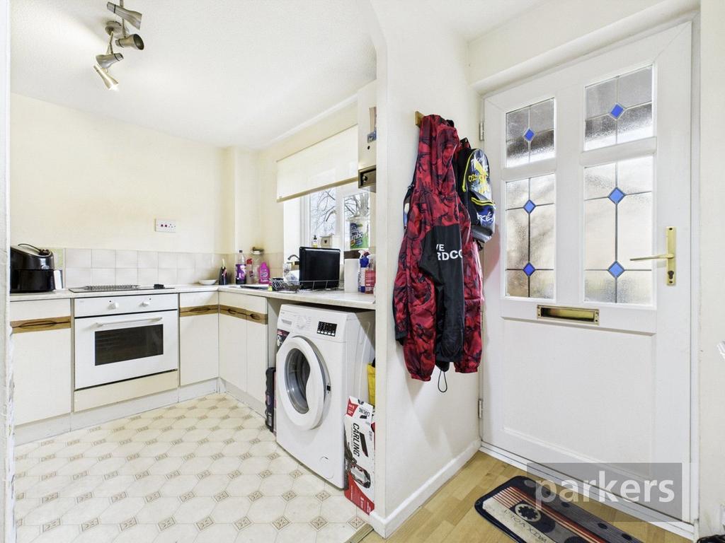 Kitchen/Entrance