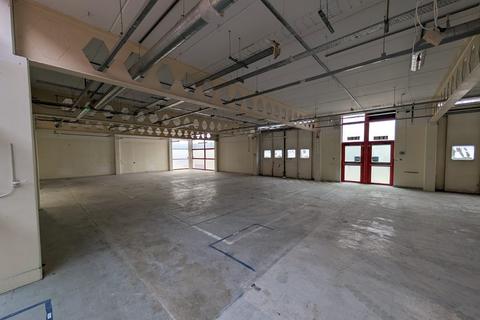 Warehouse to rent, 316 & 317 Portsmouth Motor Park, Airspeed Road, Portsmouth, PO3 5RF